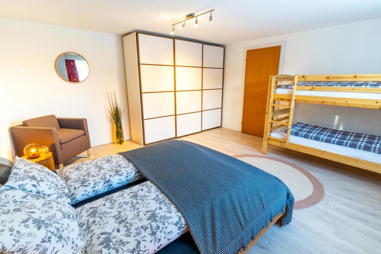 Charmantes Apartment Mit Grossem Garten .Kids4Free. Flims Bagian luar foto